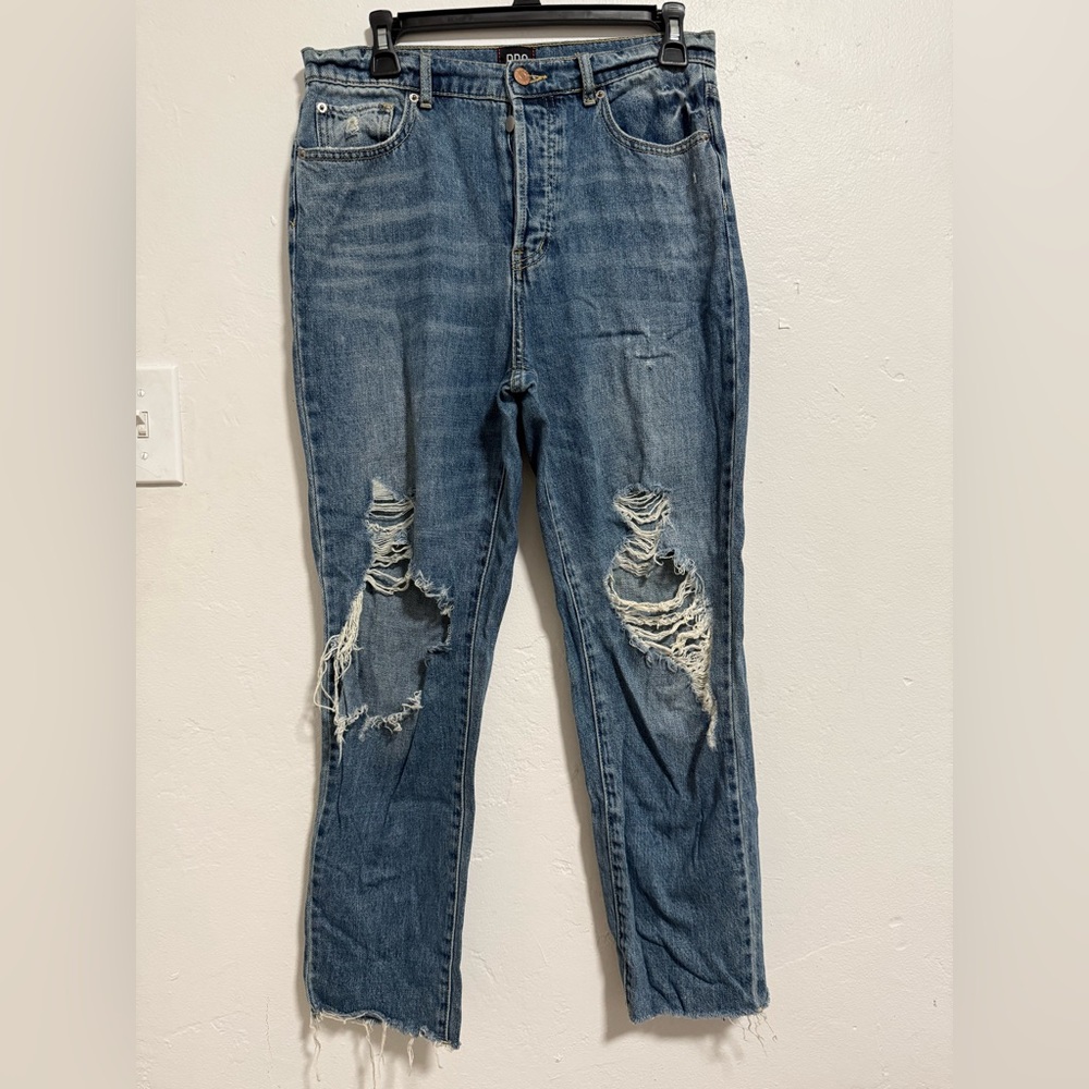BDG Urban Outfitters Blue Slim Straight Distressed Jeans Women’s Size 29